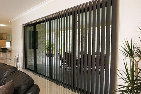 vertikcal blinds